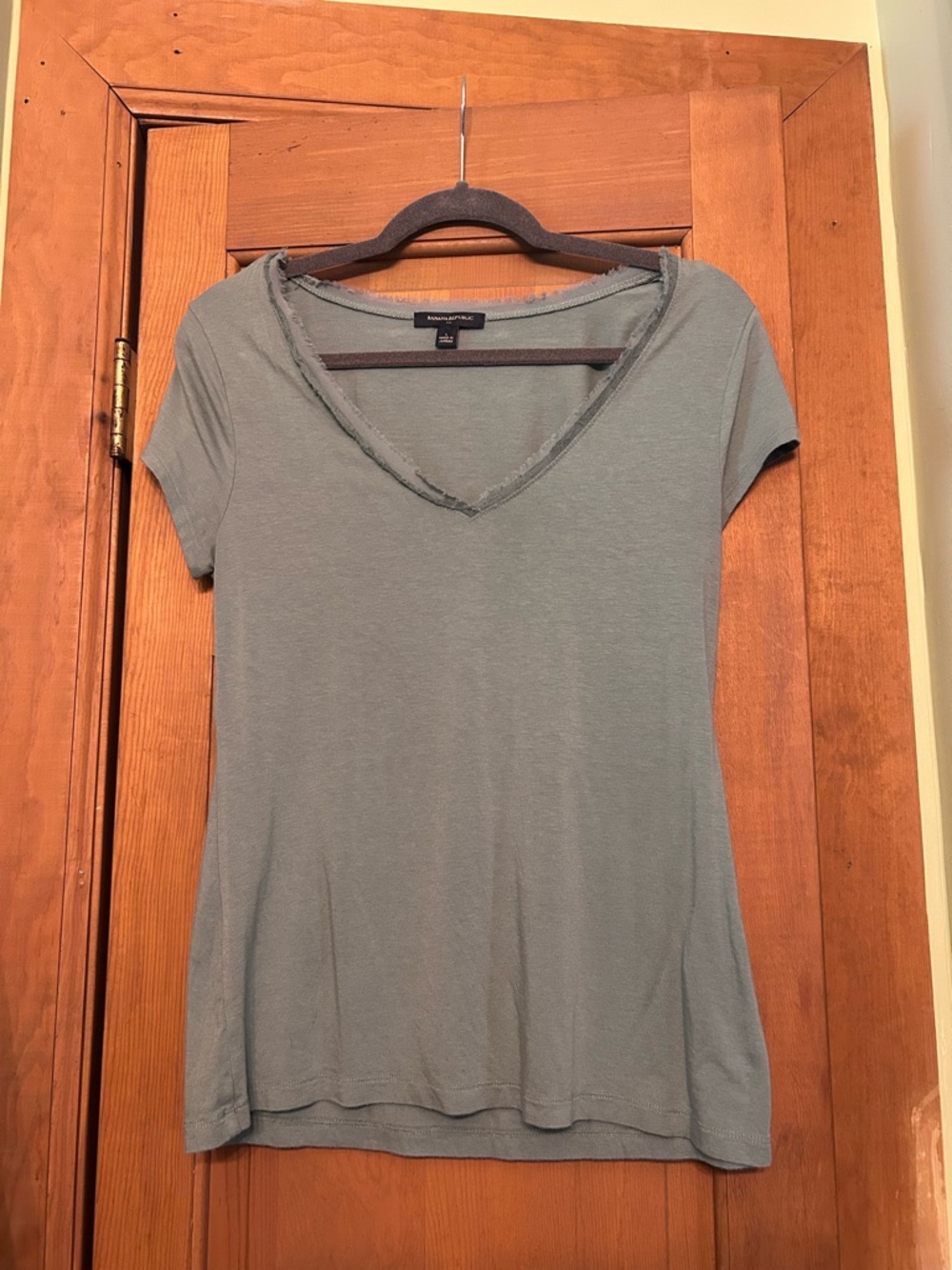 Banana Republic Women's V-Neck Short Sleeve Tee
